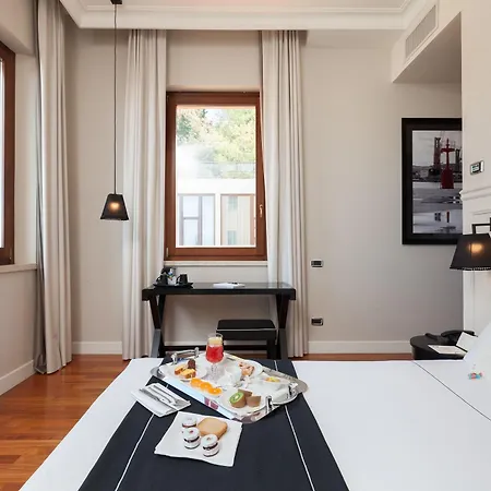 Seeport Hotel Ancône